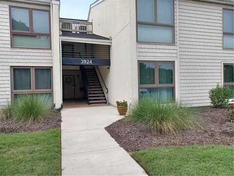 3924 Whispering Oaks Place, Virginia Beach, VA 23455