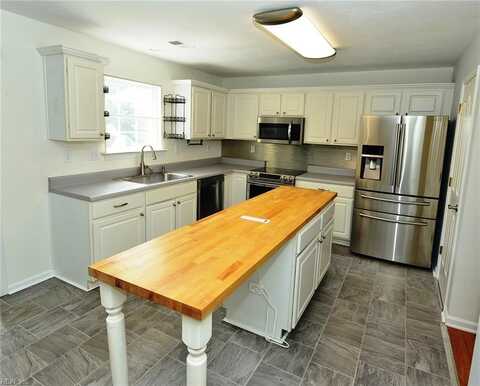 4221 White Heron Point, Portsmouth, VA 23703