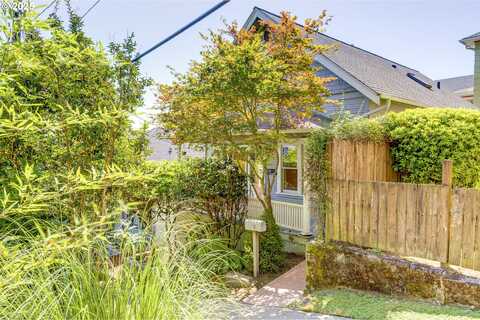 12 S LOWELL ST, Portland, OR 97239