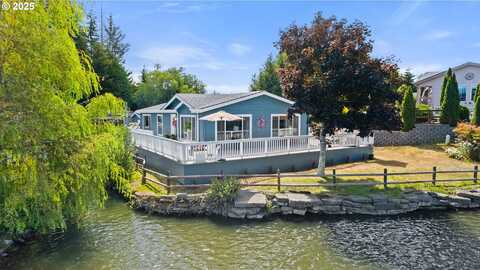 1975 SHOREPINES DR, Coos Bay, OR 97420