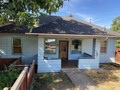 1304 COLUMBIA ST, Hood River, OR 97031