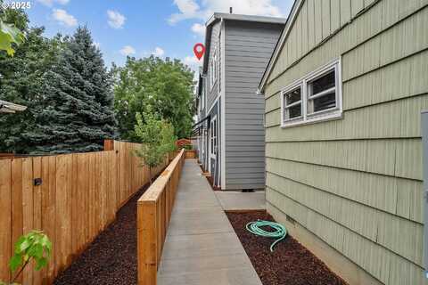 7824 SE SALMON ST, Portland, OR 97215