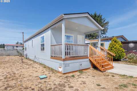 955 NE Mill C-17 ST, Waldport, OR 97394