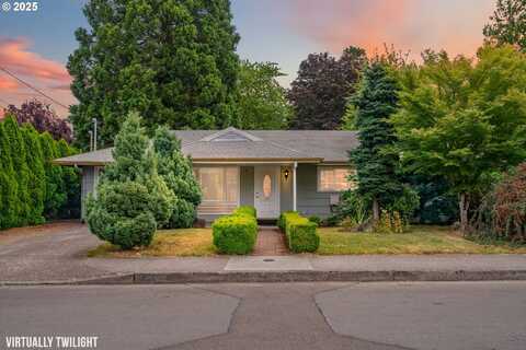 236 SE CLEVELAND AVE, Gresham, OR 97080
