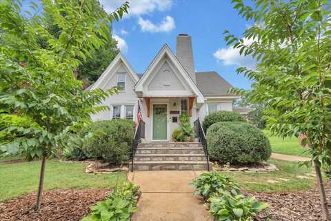 2504 Oakland BLVD NW, Roanoke, VA 24012