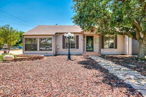 1105 N 5th Ave, Ballinger, TX 76821