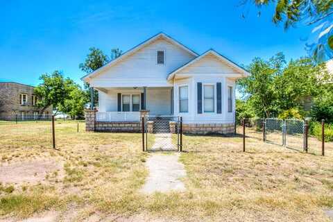 405 Broadway St, Ballinger, TX 76821