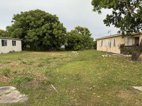 220 NW 12th Avenue, South Bay, FL 33493