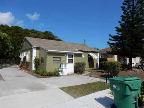 538 W 3rd Street, Riviera Beach, FL 33404