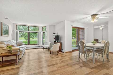 500 County Road B W, Roseville, MN 55113