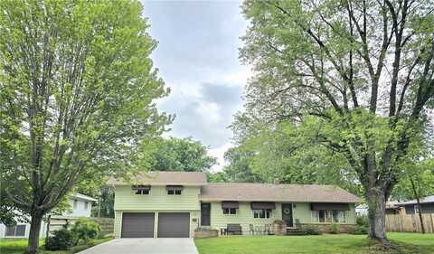 112 Summit Avenue S, Sauk Rapids, MN 56379
