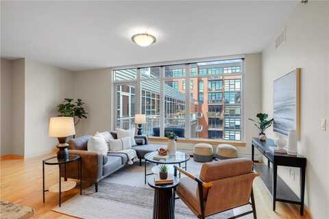 215 10th Avenue S, Minneapolis, MN 55415