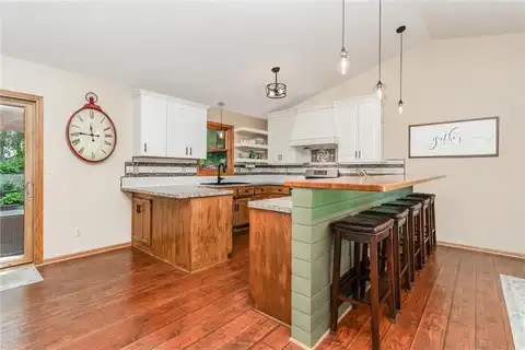 992 Ferndale Street S, Maplewood, MN 55119