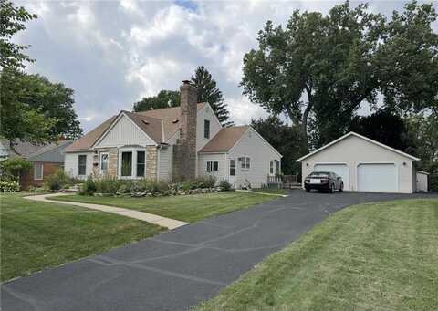 1265 Shryer Avenue W, Roseville, MN 55113