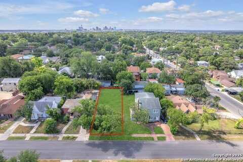 122 W Norwood Ct, San Antonio, TX 78212