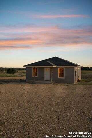 112 spring valley, Adkins, TX 78101