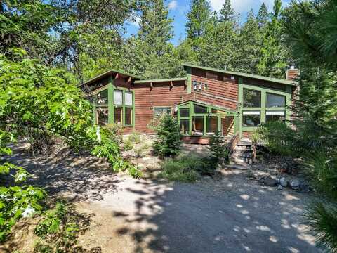6918 N Old Stage Rd, Weed, CA 96094