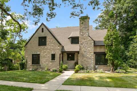 426 Bostwick Avenue, Janesville, WI 53545