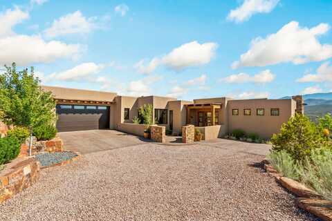 193 Circle Drive, Santa Fe, NM 87501