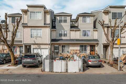 42 Studio Lane, Staten Island, NY 10304
