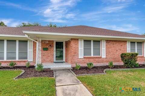 2106 College Drive, Victoria, TX 77901