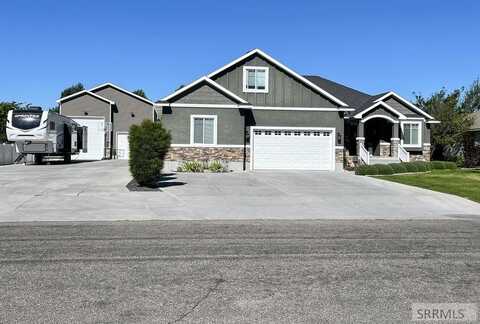 1493 N Fall River Road, Idaho Falls, ID 83401