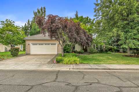 135 Princeville Drive, Eagle Point, OR 97524