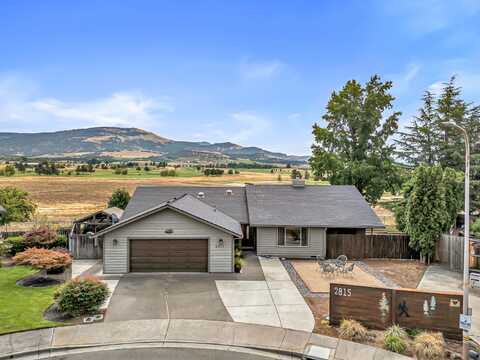 2815 Sonnet Lane, Medford, OR 97504
