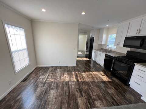 326 Yorkshire, Newport, MI 48166