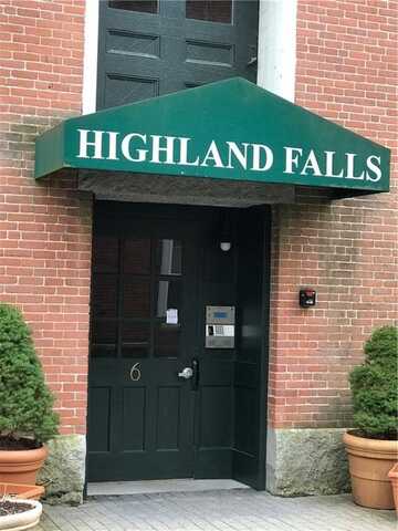 2 School Street, Lincoln, RI 02802