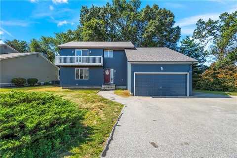 7 West Lakeview Drive, North Providence, RI 02904