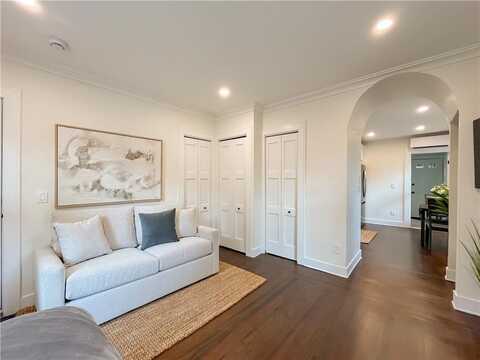 51 Poplar Street, Newport, RI 02840