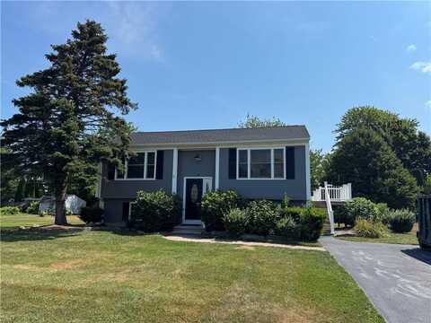 19 Cows Path, Middletown, RI 02842