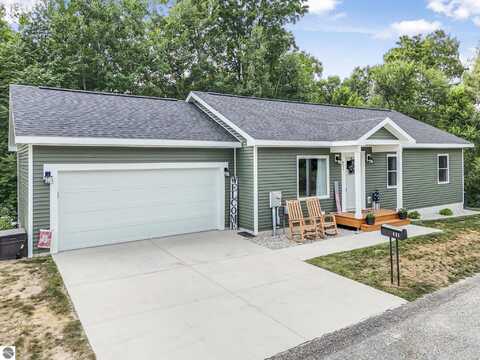 431 Kingsley Ridge Drive, Kingsley, MI 49649