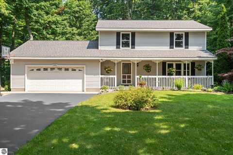 9866 Bobbys Trail, Traverse City, MI 49684