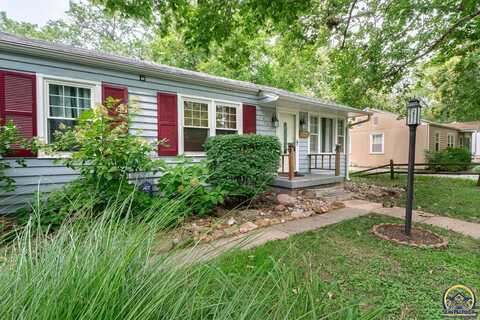 1833 SW Wayne AVE, Topeka, KS 66614