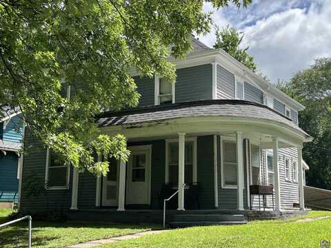 305 Walnut ST, Valley Falls, KS 66088