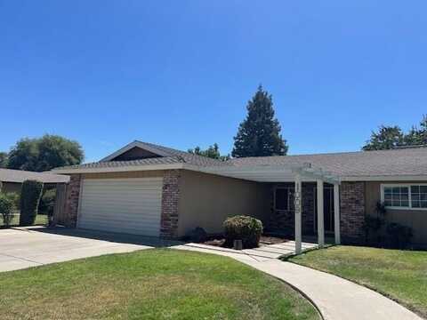 1009 W Laura Ave Avenue, Visalia, CA 93277