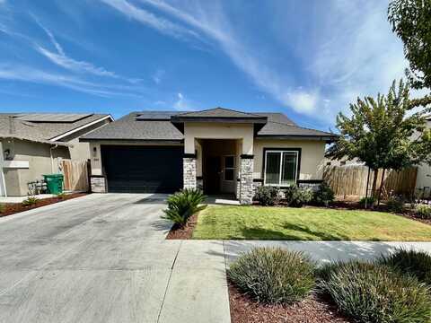 450 W Joan Avenue, Porterville, CA 93257