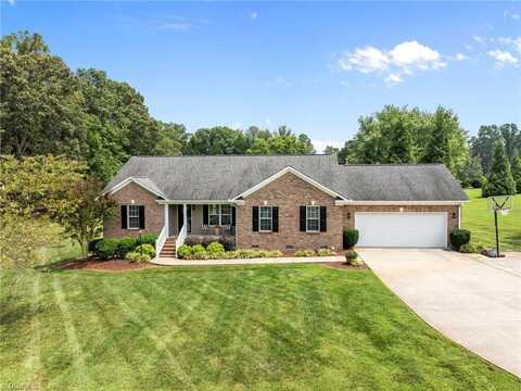 191 E Plantation Circle, Reidsville, NC 27320