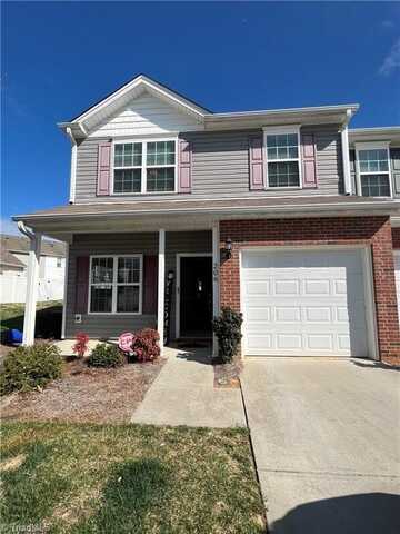 208 Madison Square Avenue, Greensboro, NC 27407