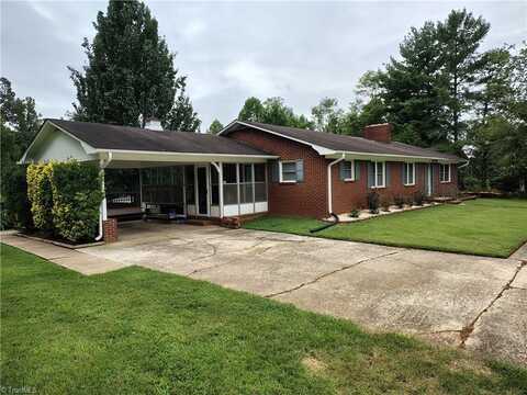 153 Hooker Trail, Mount Airy, NC 27030