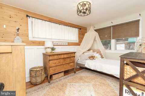 6 OXFORD CIRCLE, Black Horse, PA 19403