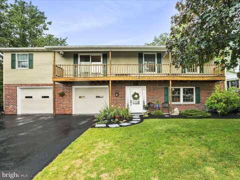 37 WARWICK DRIVE, CHAMBERSBURG, PA 17201