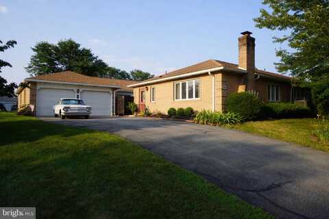 5691 MERION LANE, MACUNGIE, PA 18062