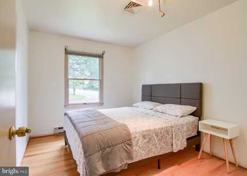 3810 MANOR DRIVE, HARRISBURG, PA 17110