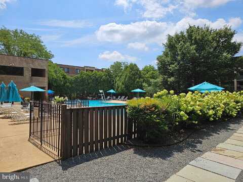 801 N HOWARD STREET, ALEXANDRIA, VA 22304