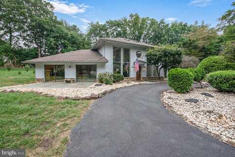 11208 GEORGETOWN PIKE, GREAT FALLS, VA 22066