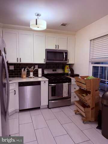 15 WASHINGTON COURT, HIGHTSTOWN, NJ 08520