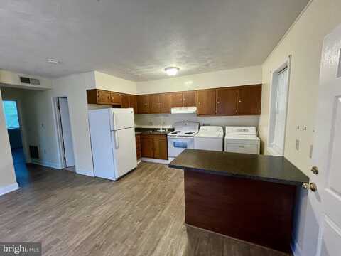 211 N CHURCH STREET, CHARLES TOWN, WV 25414